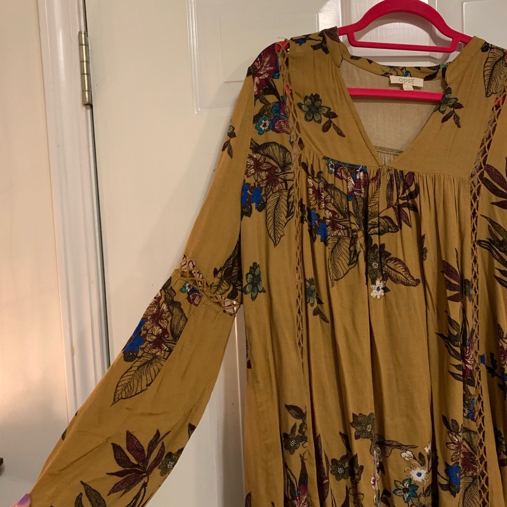 Mustard/gold floral baby doll top!